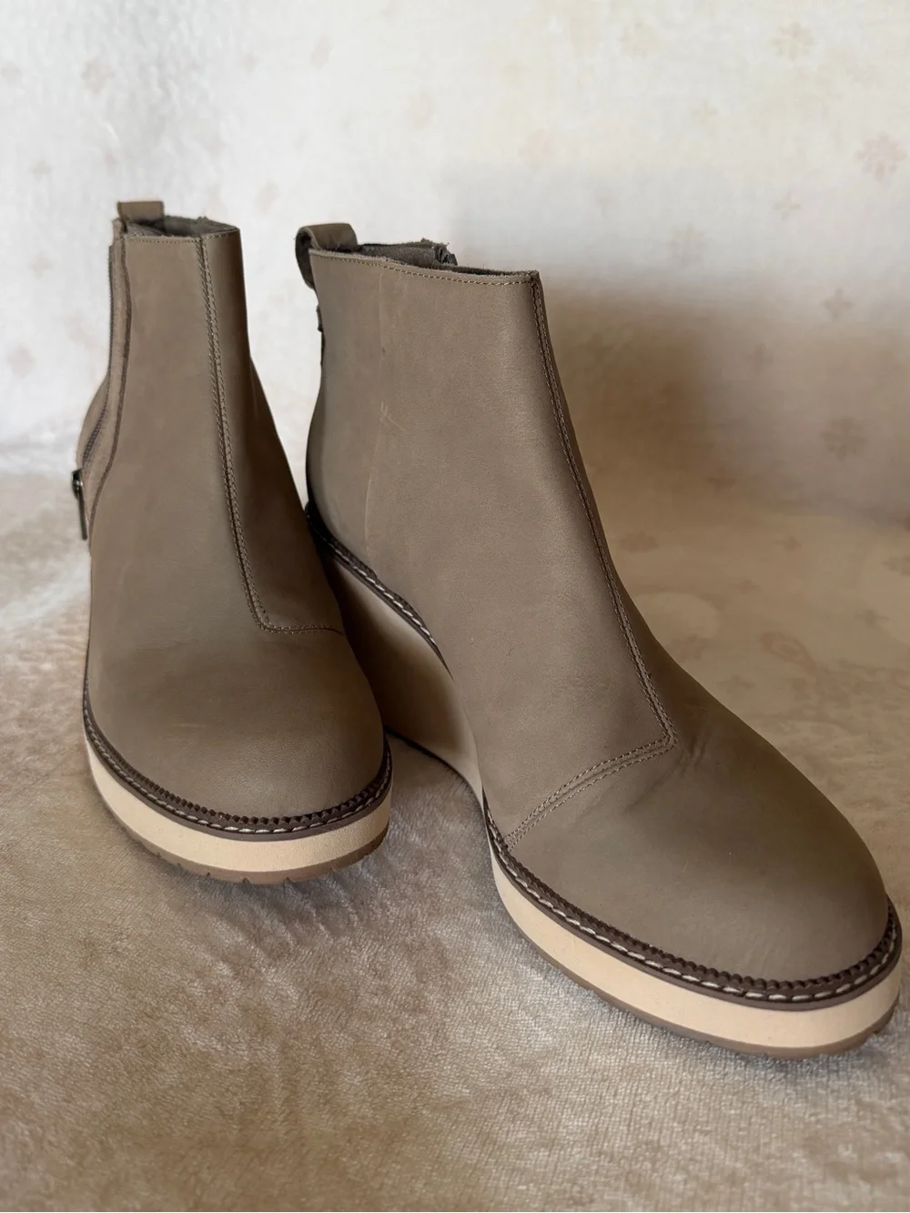 Toms stylish taupe